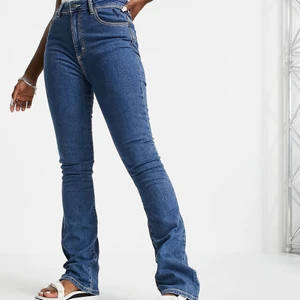Blå jeans - Helt nya jeans, aldrig använt. Köpta från asos men är ifrån Asyou. Säljer pga att de är för stora för mig. Väldigt långa jeans. Passar till 170 och neråt💓💓