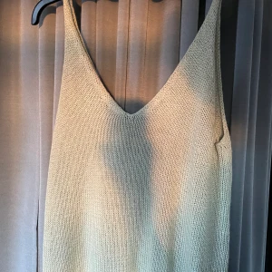 grön fin väst - strl s💚 frakt tillkommer!!