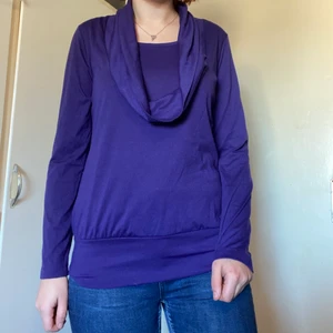Tröja - Lila tröja i fint skick, knappt använd.