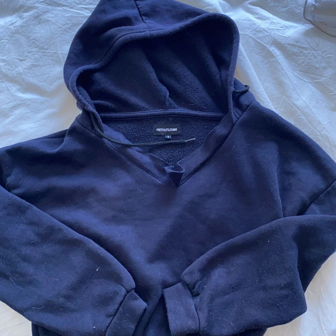 Prettylittlething mörkblå hoodie S - 91