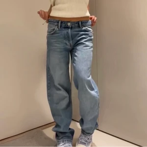 Zara luna straight jeans mid - Jeans från zara. Prislapp kvar. Storlek 36