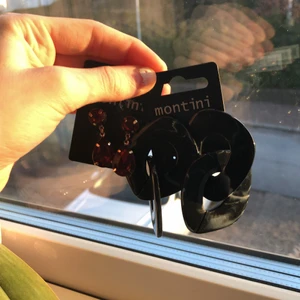 örhängen  - Säljer dessa! Köpta för 59 och 79! Frakten blir 14 kr!