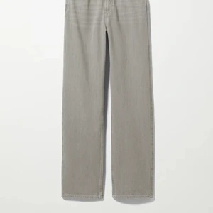 Weekday jeans grå - Grå jeans, knappast använda. Storlek W24 L32