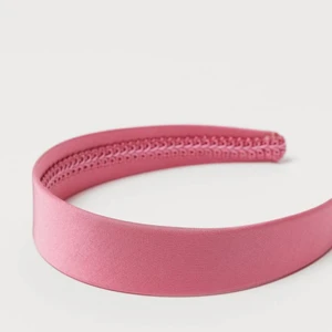 Rosa diadem - Säljer detta fina diademet. Den har tyvärr inte kommit till användning. Säljer den för 80kr!!