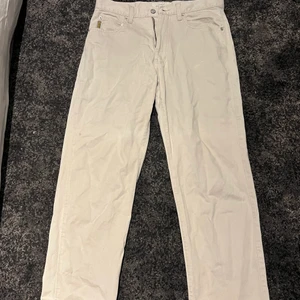 Armani byxor  - Passar mig i längd och jag är 174 cm