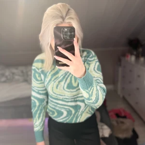 Tröja  - Helt ny, mjuk och skön.💚