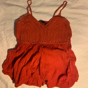 Beshka rött linne - Fint skick, gammal modell, orangeröd färg