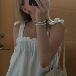 Topp - En super fin topp från hm i st s! Säljer pågrund av att den är för liten!!❤️ frakt 66