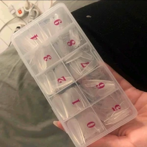 Lösnaglar  - 400st, helt nya, köparen betalar för frakten 