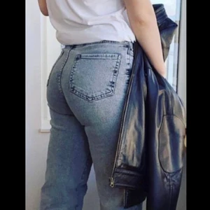 Madlady vida jeans - helt oanvända pga beställde fel storlek, köpte för 550kr. Jag är 157 och dem är lite långa så dem skulle passa perfekt på någon som är 160-165