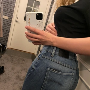 G-star jeans - Jeans från G-stat med hål på knäna