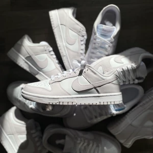 Nike Dunk ”Venice” - Extremt snygg sko, finns i flera olika storlekar som 38 38,5 39 42 42,5! Kan även speciall beställa i din storlek 🤝 38-39 kostar 2199kr och 42 42,5 kostar 2499kr
