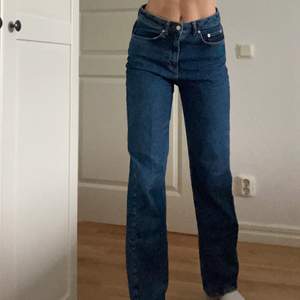 Jättefina jeans från Nakd som tyvärr inte kommer till användning längre! 150kr + frakt