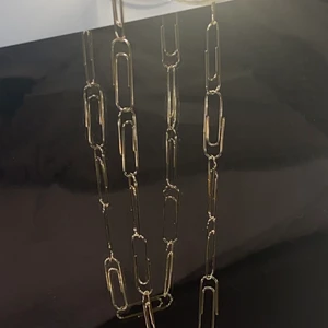 Halsband  - Man kan öppna vart man vill, finns jätte många i lager! Guld 5kr st