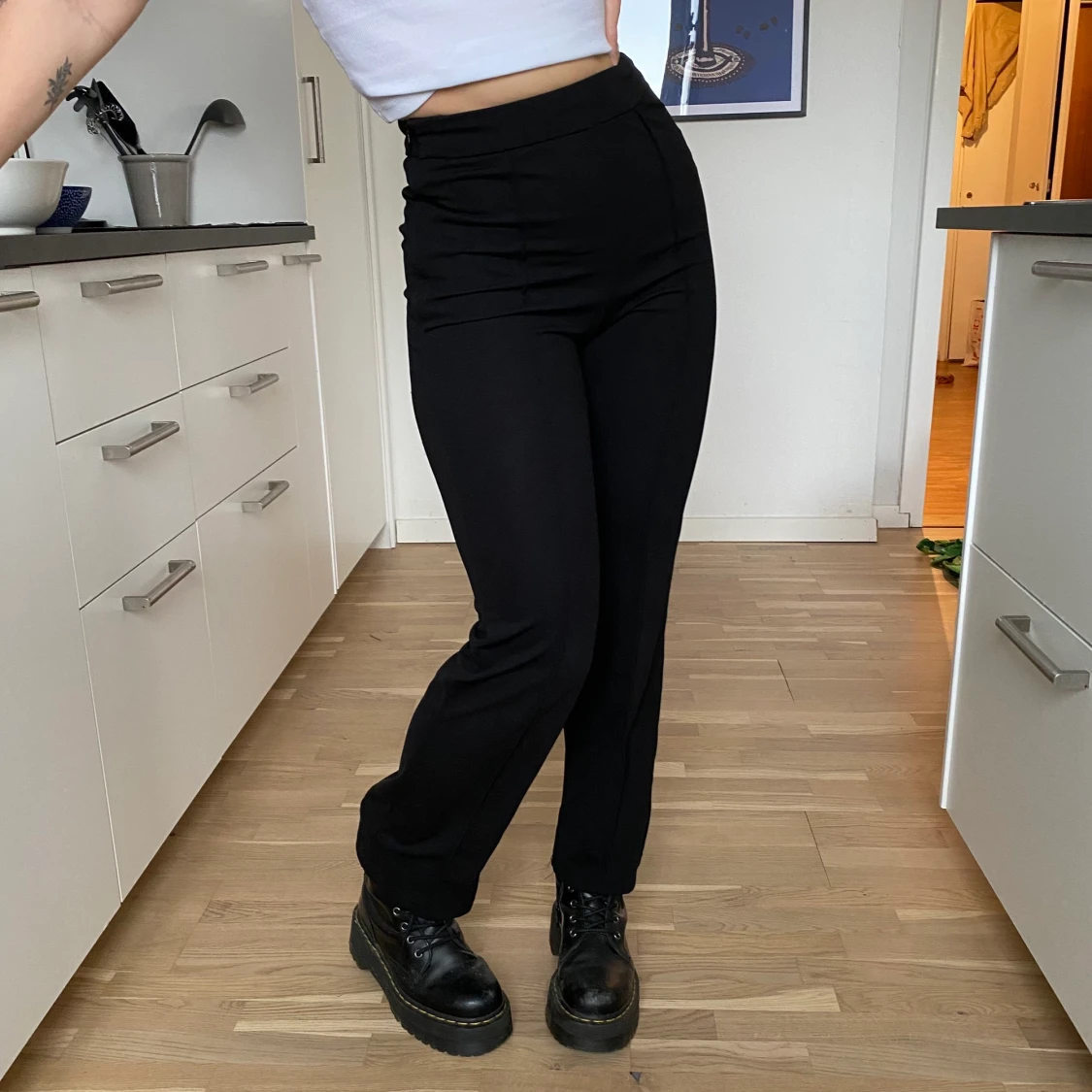 Svarta kostymbyxor