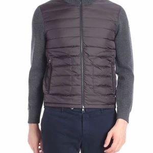 Moncler cardigan - Moncler cardigan grå storlek Large passar M frakt ingår i priset