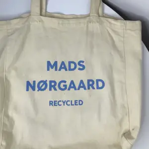 Säljer min Mads Nørgaard tygväska