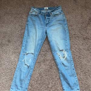 Säljer dessa Boyfrend jeans från 157 stolek S aldrig använt  kostar 