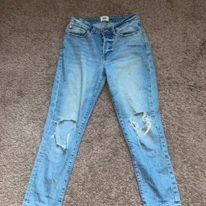 Stolek S - Säljer dessa Boyfrend jeans från 157 stolek S aldrig använt  kostar 