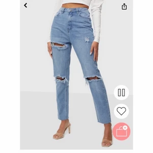 Missguided jeans - Helt nya jeans från Missguided. Säljer dem då jag köpte dubbla storlekar. 🌸💛