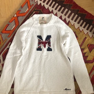 Morris tjocktröja - Morris tjocktröja. Är från tidigt 2000-tal då den e gammelbrorsans. Möts helst i Stockholm men kan frakta också.