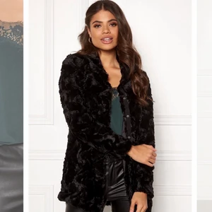 Päls kappa - Säljer min fina päls kappa från vero Moda, köpt för 499kr. Knappt använd. Skriv privat för fler egna tagna bilder 