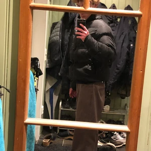 Vinterjacka Puffer jacket cropped - Strl S, varan är i nästan nyskick 