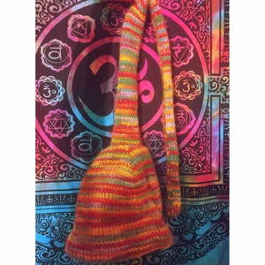 Alvmössa - Flummig alvmössa💖🧙‍♀️🦄🌈fodrad med fleece ❄️