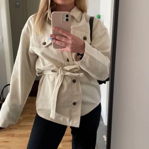 Jacka - Säljer denna superfina jackan som aldrig kommer till andvändning. Strl Xs