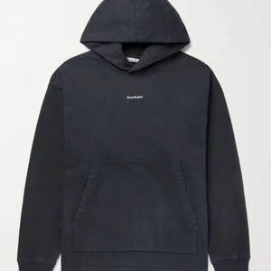 Acne oversized logo hoodie - Säljer nu min Acne hoodie aldrig använd! Om ni är intresserade eller vill se fler bilder så skriv gärna till mig