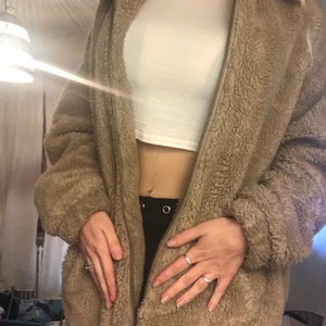 Urban outfitters jacka/myströja strl m - Jätte mysig tröja men som tyvärr är för stor för mig 