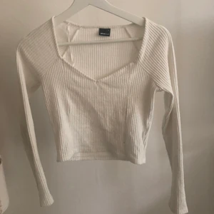 Topp - Riktigt snygg och skön ribbad topp från Gina Storlek: S ( köparen betalar frakt)❤️❤️