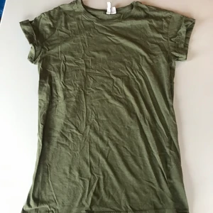 T-shirt  - 6 plagg för 100kr