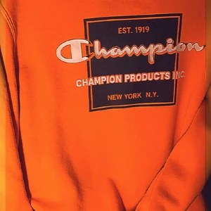 Champion tröja  - Orange Champion crewneck storlek L 