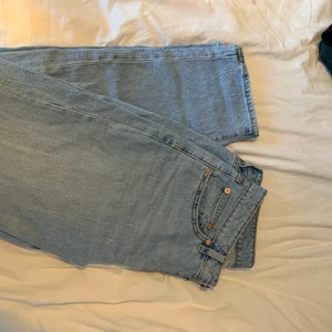Jeans  - Jeans från lager 157, passar mig som är lite kortare 1,65, använd fåtal gånger strl L 