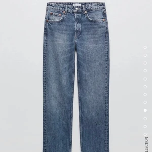 Zara jeans straight - Säljer mina jeans ifrån zara då jag köpt i för stor storlek.