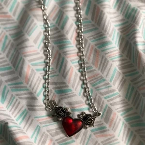 halsband - ett coolt halsband jag köpte förra året !! kom privat ifall du har några frågor :)