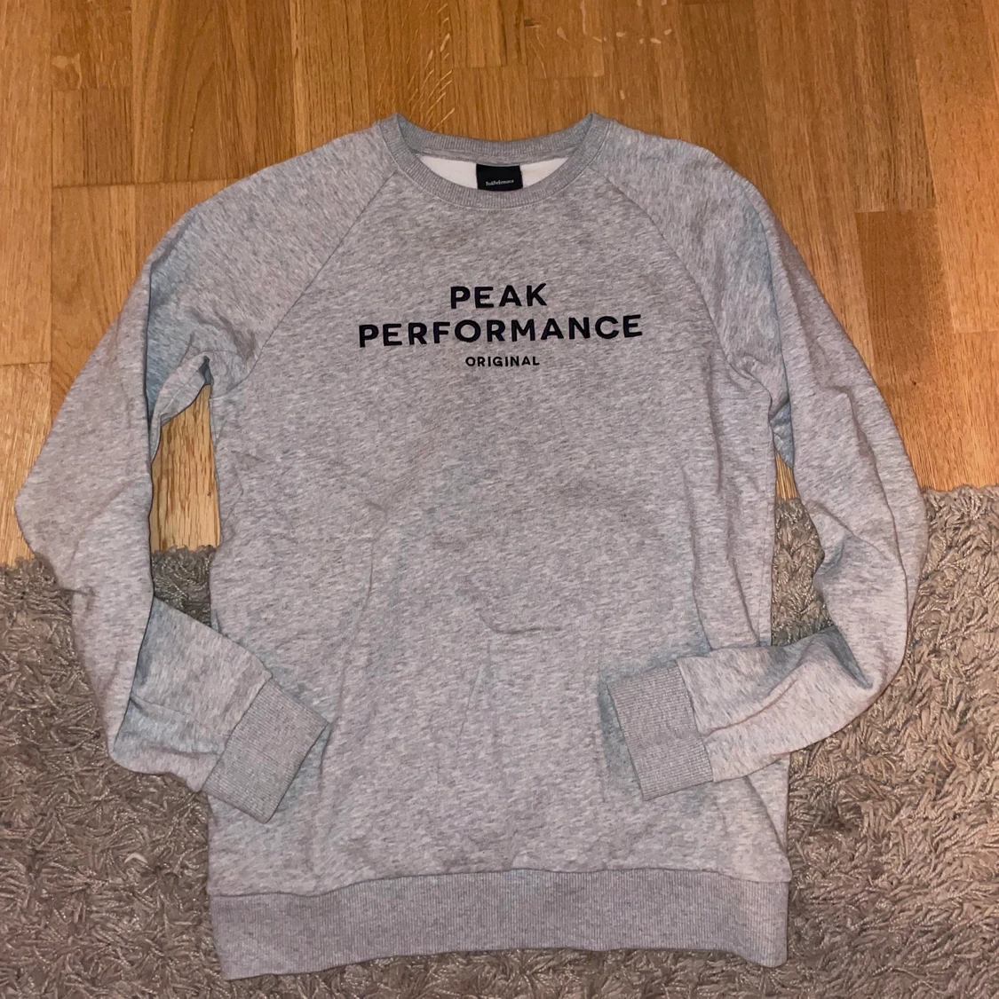 Grå Peak Performance sweatshirt 