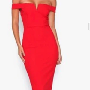 Ny klänning - Nu röd festklänning