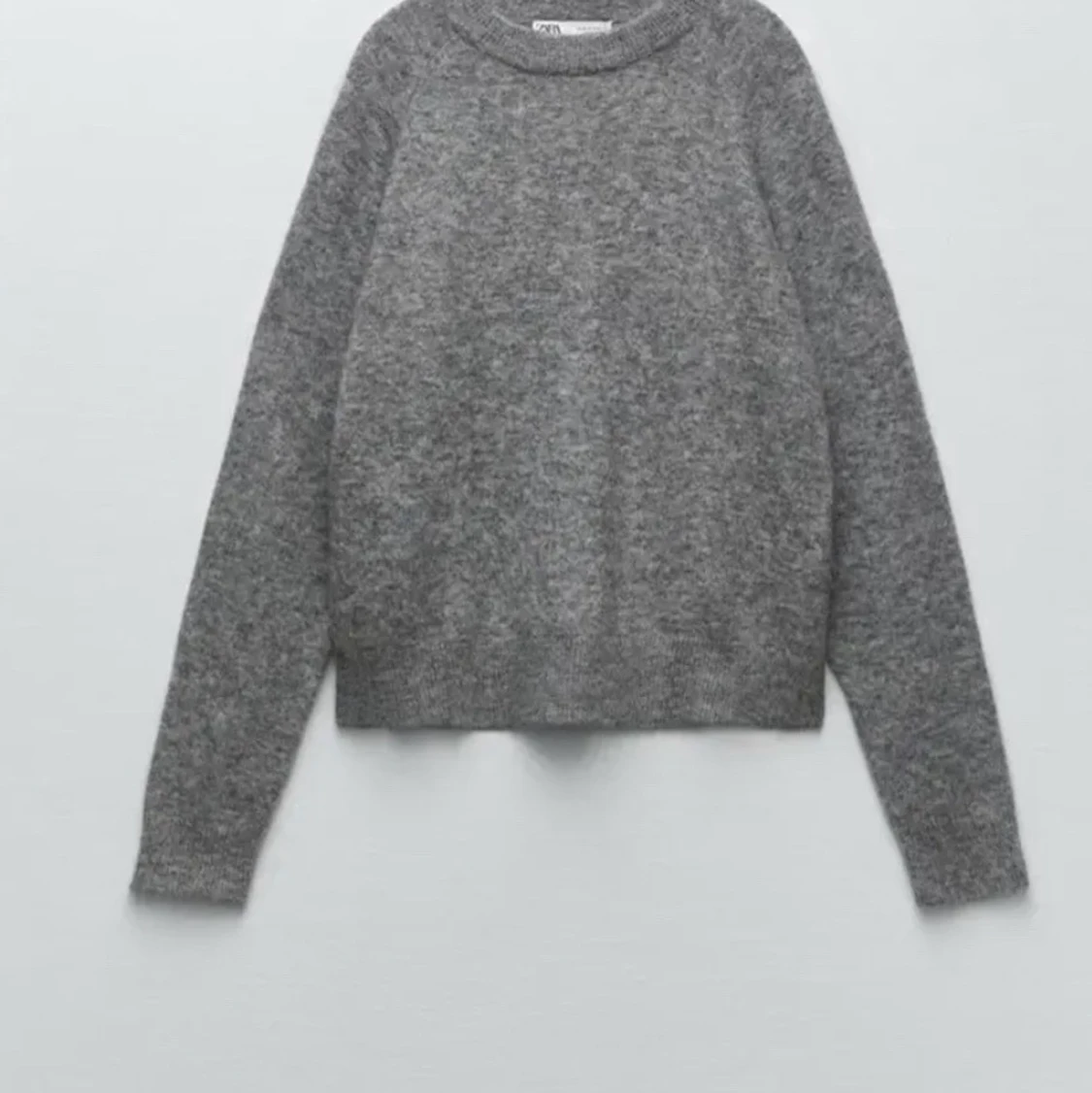 Grå stickad tröja 
