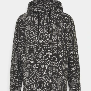 Napapijri - Napapijri fleecetröja XL - unisex  I gott skick, endast använd 2 gånger Nypris: 1645kr  Säljer för: 400kr. Köparen står för frakt 