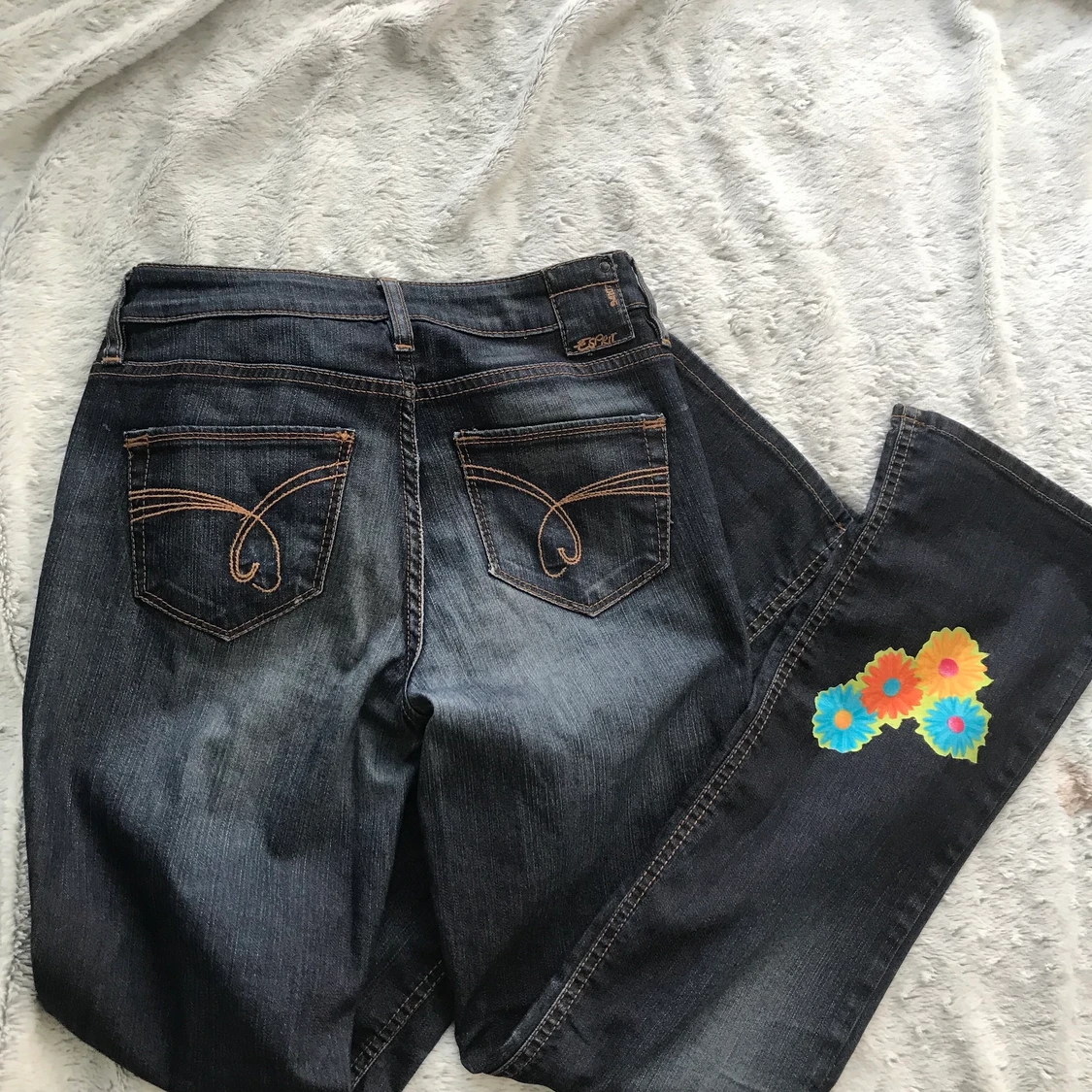 bootcut jeans med blommor