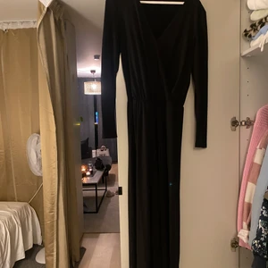 Byxdress  - Svart byxdress fint skick! 