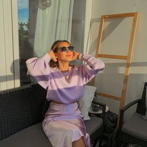 lila sweatshirt shein s - sweatshirt från shein i storlek s, väldigt fint skick!🤍 köparen betalar frakten 