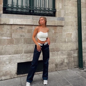 Dickies 874 - Supertrendiga dickies 874 i mörkgrå, men hittade inga bilder i den färgen:) I storlek W28L32. Aldrig använda och kvar i sin originella förpackning. Säljer pga för små. Köpta för 649kr. 