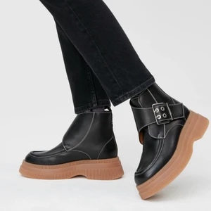 Ganni boots - Helt nye GANNI boots som lige er kommet i butikkerne. De er desværre for smalle til min fod. Brugt i 20 min.  Nypris 2900,-