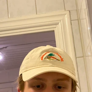 ”Marabou Mudder” Dad cap - ”okunstruerad” så att säga, lös typ. bra skick, knappt använd :) 