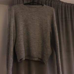 Stickad grå tröja  - Tunn stickad tröja 💗20kr+frakt