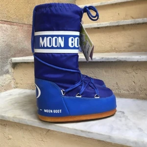Moon Boots - Coola moon boots i nyskick! Storlek 35/38. Skönaste skon!