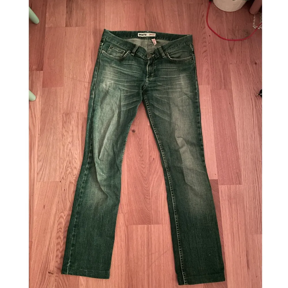 jeans som ja säljer för dom e lite stora för mig, är 169 lång . Jeans & Byxor.